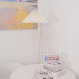 Crescini plissierte Stehleuchte