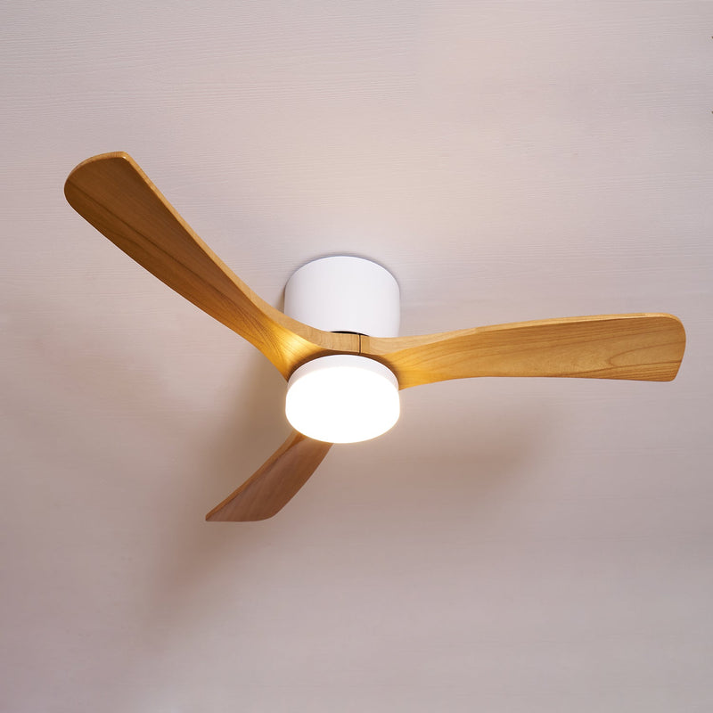 Deckenventilator aus Holz Licht