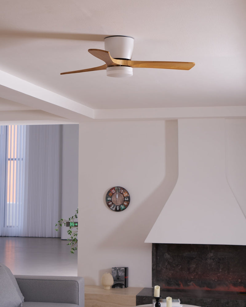 Deckenventilator aus Holz Licht