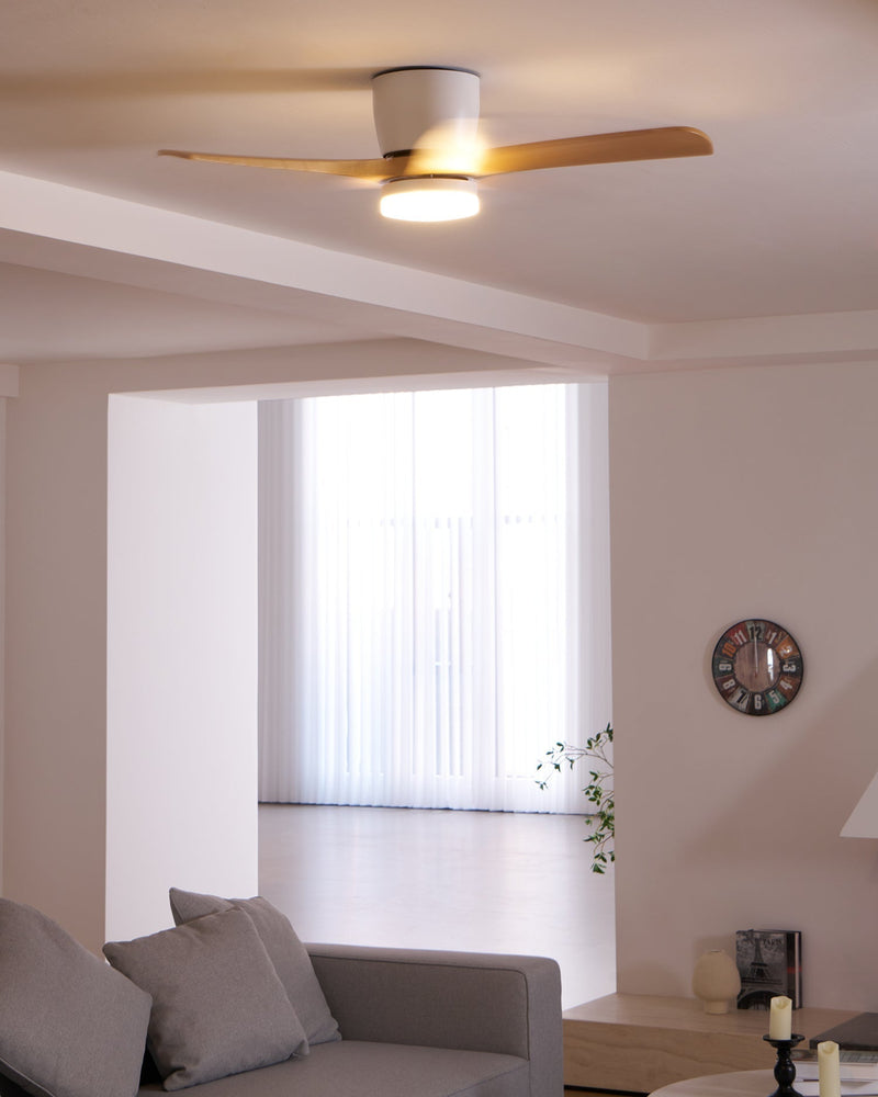Deckenventilator aus Holz Licht